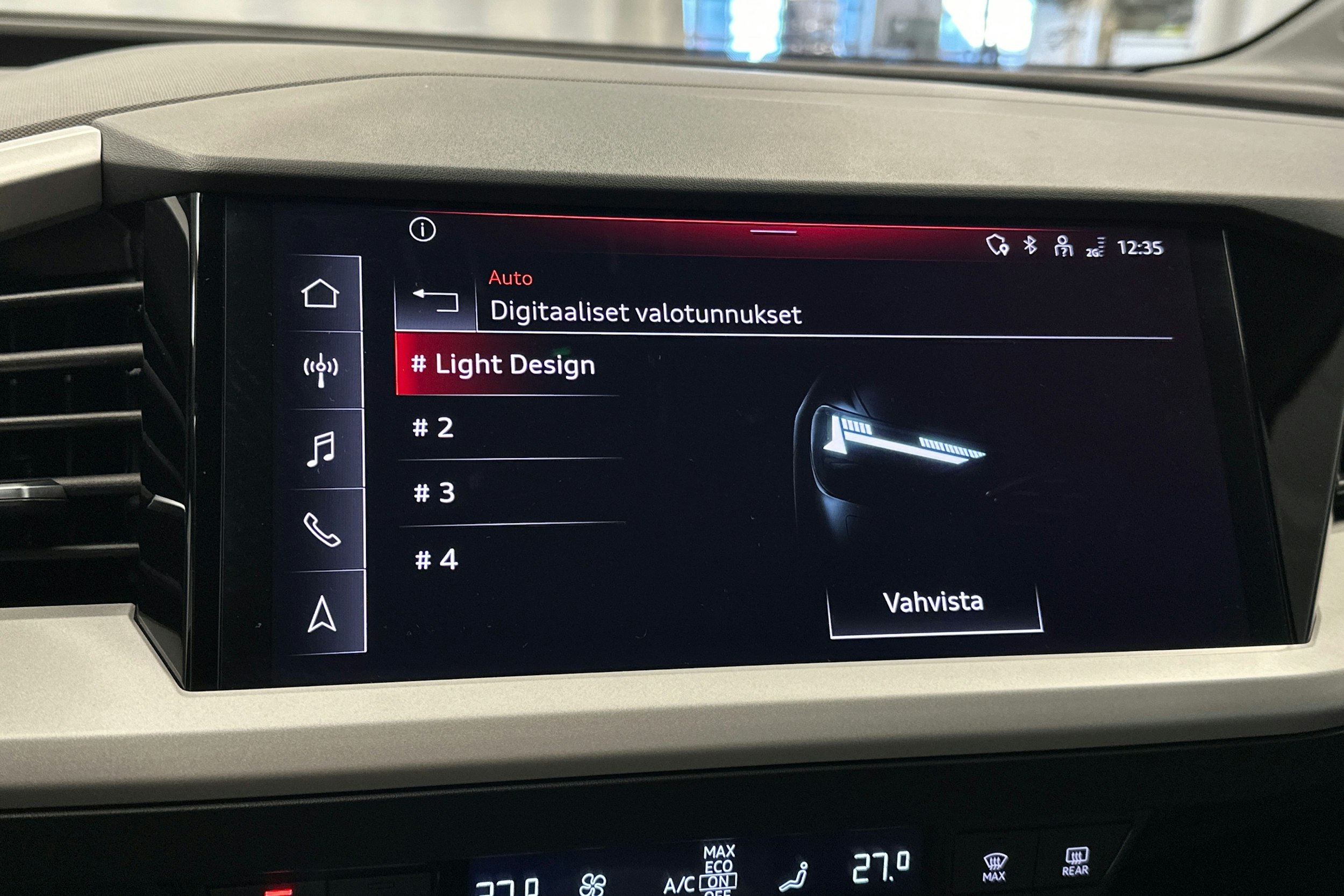 harmaa Audi Q4 e-tron 2023 kuva 29.