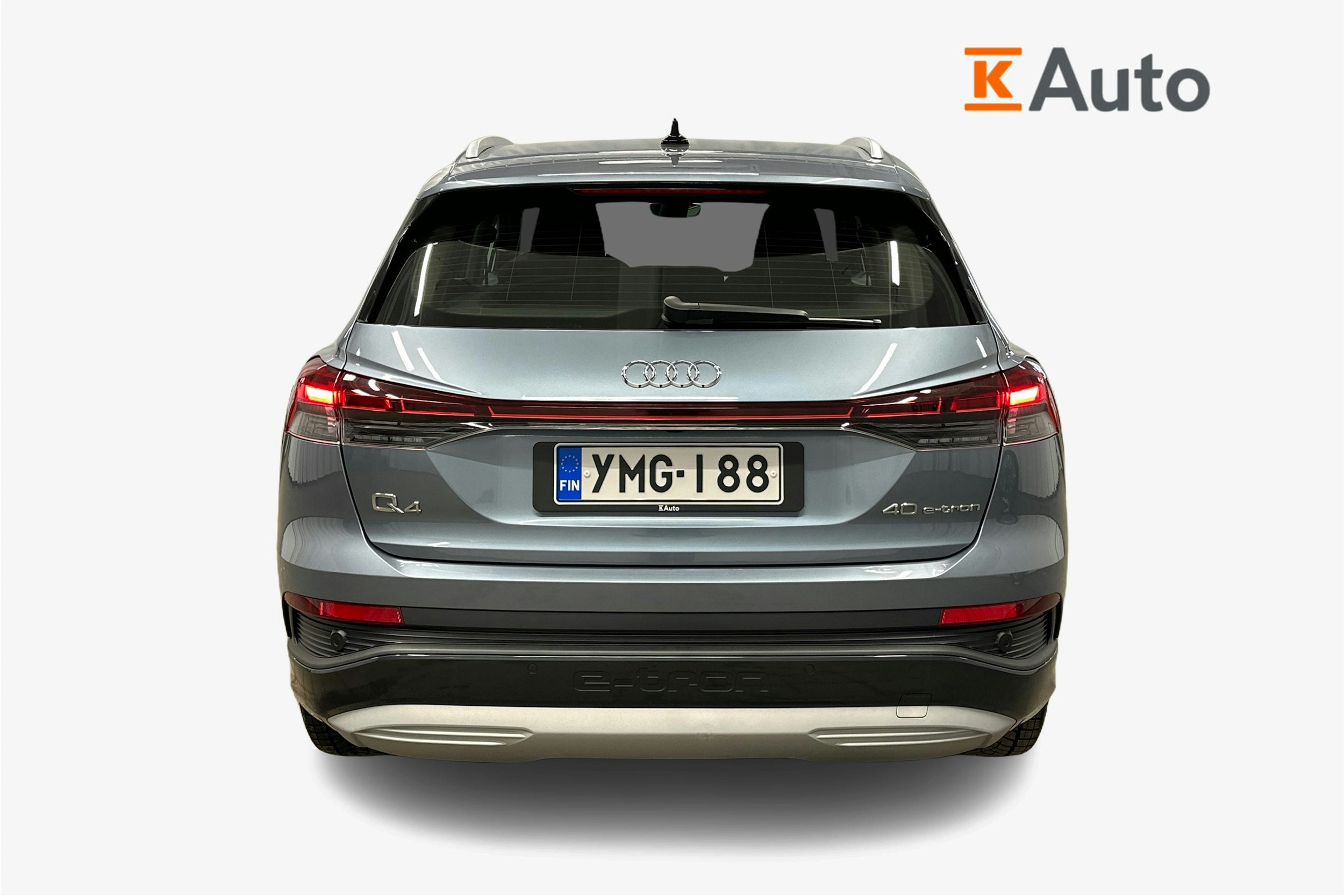 sininen Audi Q4 e-tron 2023 kuva 3.