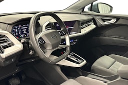 sininen Audi Q4 e-tron 2023 kuva 7.