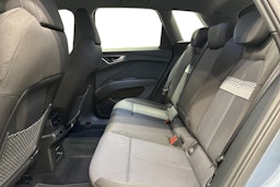 sininen Audi Q4 e-tron 2023 kuva 10.