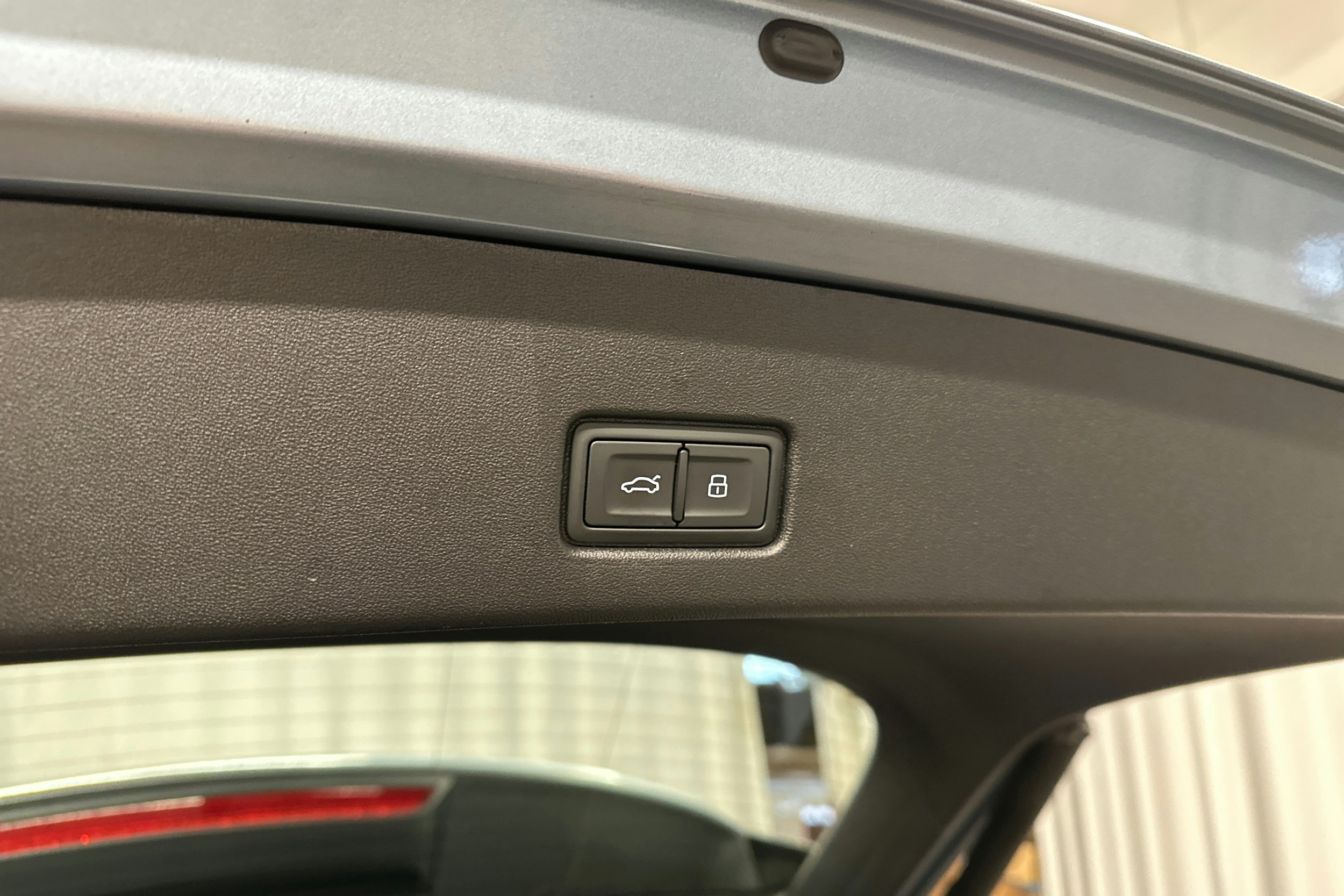 sininen Audi Q4 e-tron 2023 kuva 29.