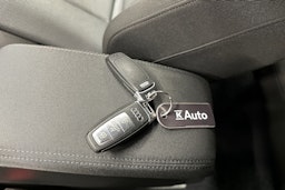 sininen Audi Q4 e-tron 2023 kuva 30.