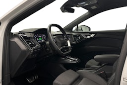 valkoinen Audi Q4 e-tron 2023 kuva 7.