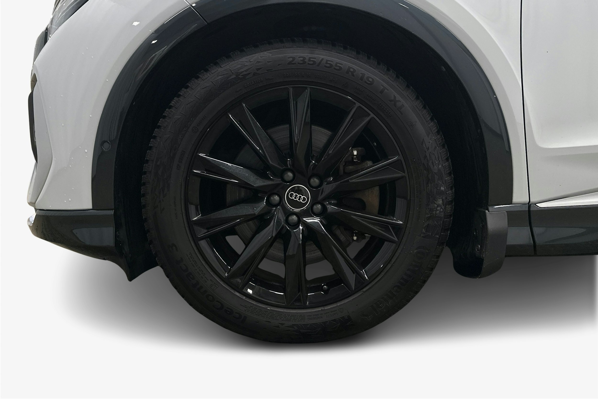 valkoinen Audi Q4 e-tron 2023 kuva 11.