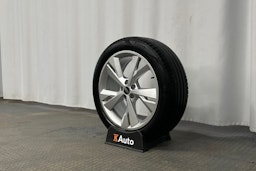 valkoinen Audi Q4 e-tron 2023 kuva 13.