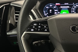 valkoinen Audi Q4 e-tron 2023 kuva 14.