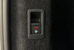 valkoinen Audi Q4 e-tron 2023 kuva 28.