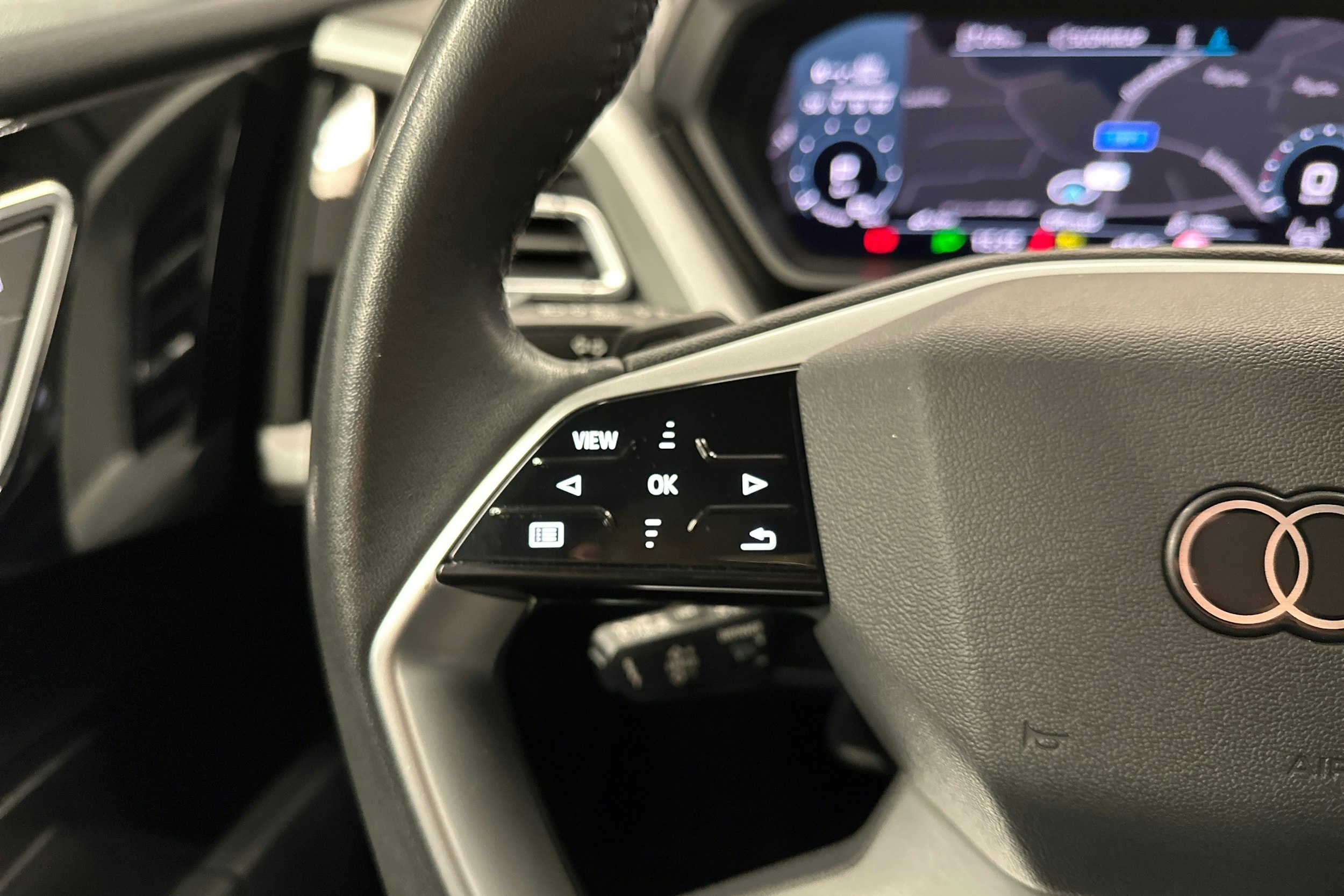 harmaa Audi Q4 e-tron 2023 kuva 14.