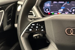 harmaa Audi Q4 e-tron 2023 kuva 14.