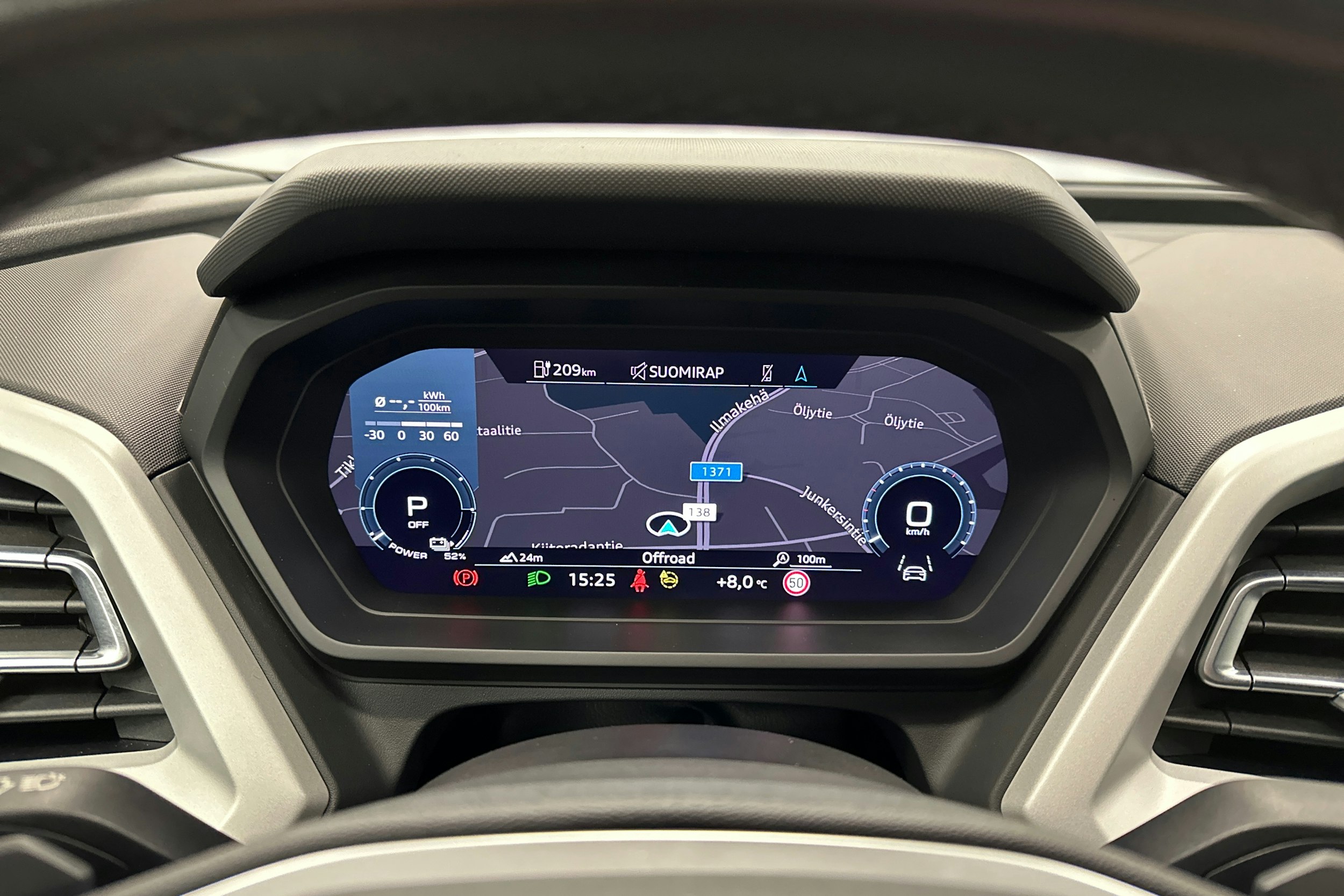 harmaa Audi Q4 e-tron 2023 kuva 17.