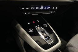 harmaa Audi Q4 e-tron 2023 kuva 24.