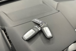 harmaa Audi Q4 e-tron 2023 kuva 30.