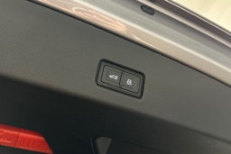 harmaa Audi Q4 e-tron 2023 kuva 15.