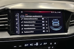 harmaa Audi Q4 e-tron 2023 kuva 26.