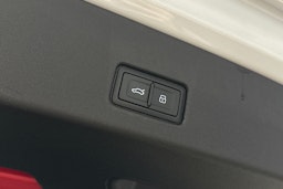 valkoinen Audi Q4 e-tron 2023 kuva 12.