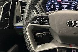 valkoinen Audi Q4 e-tron 2023 kuva 17.