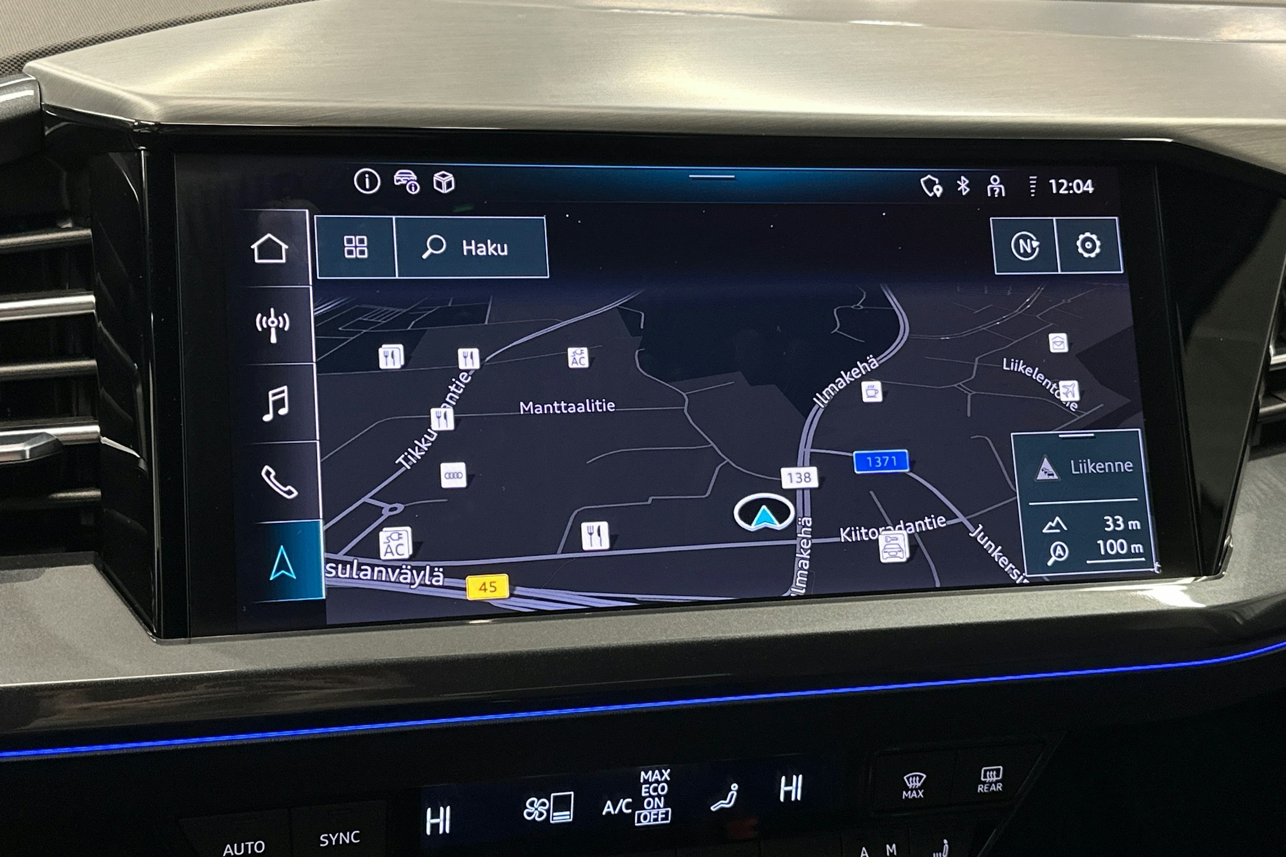 valkoinen Audi Q4 e-tron 2023 kuva 22.