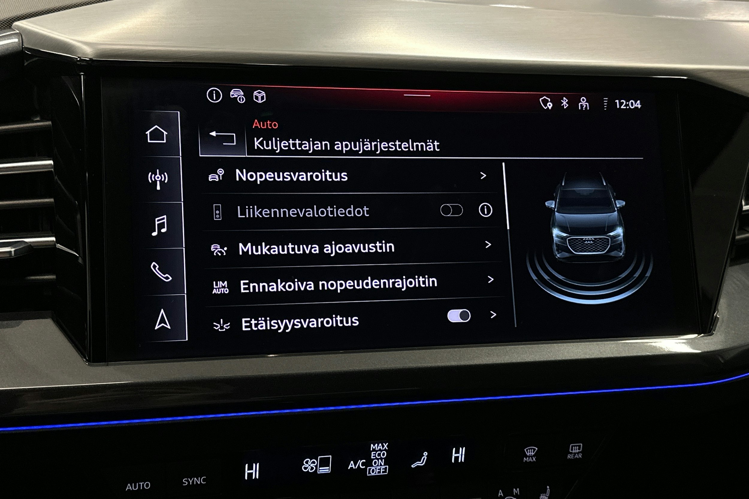 valkoinen Audi Q4 e-tron 2023 kuva 23.