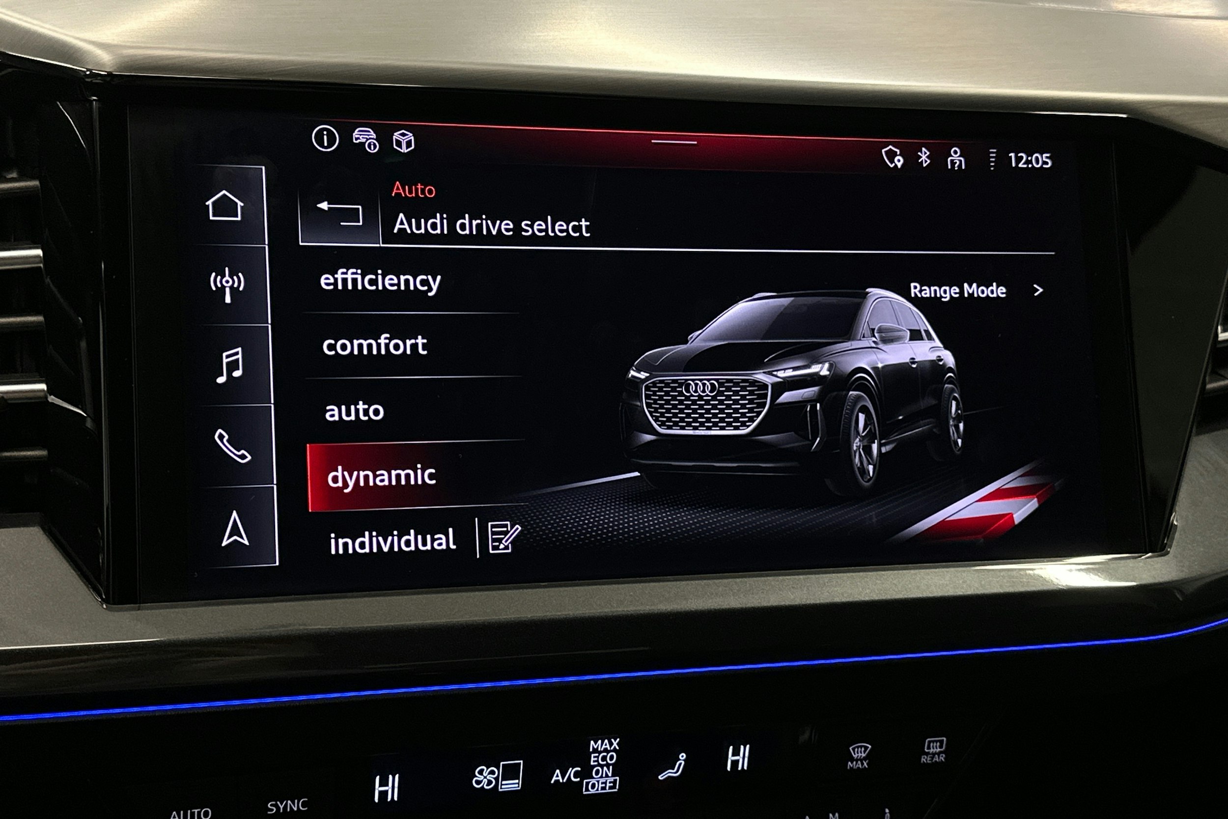 valkoinen Audi Q4 e-tron 2023 kuva 26.