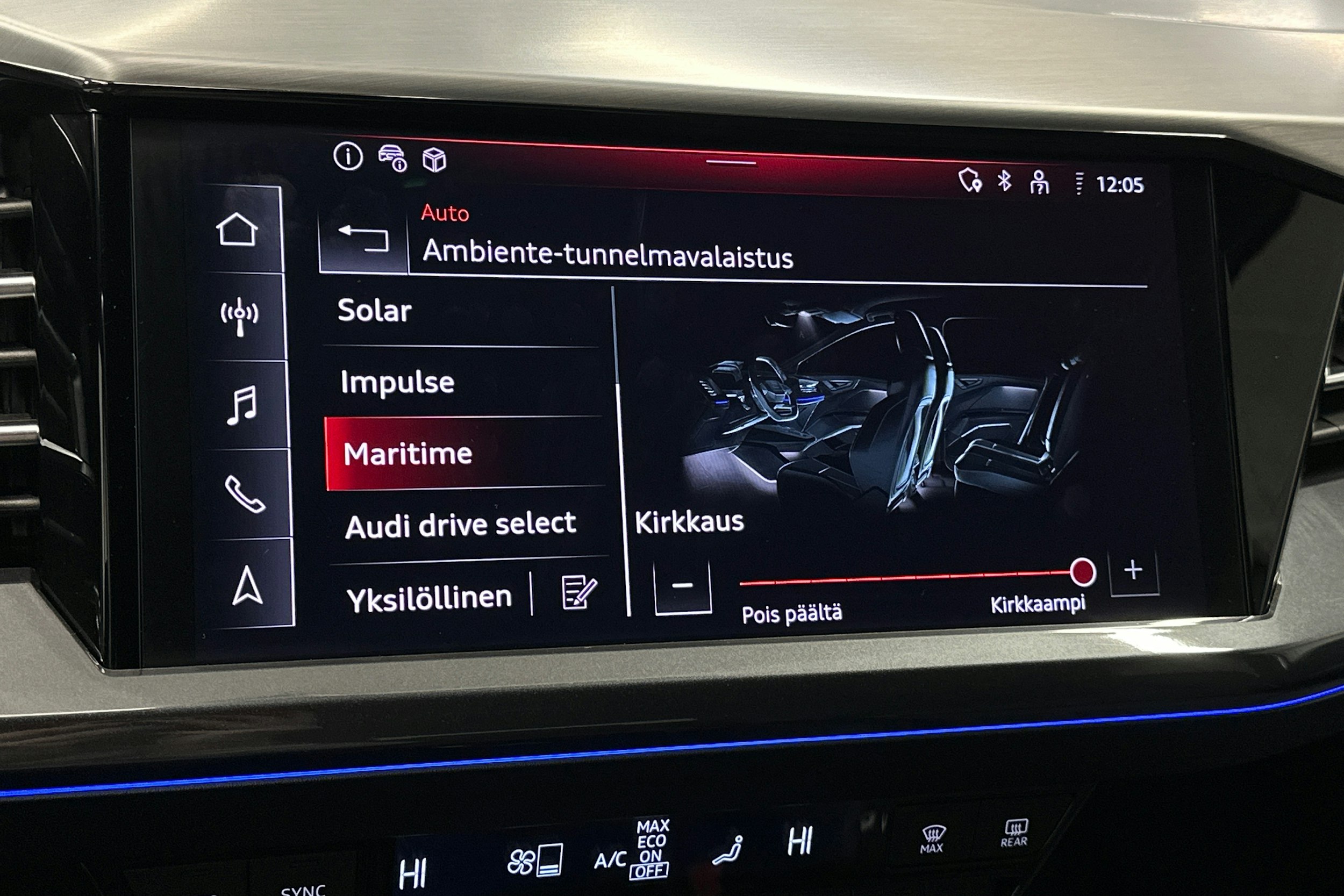 valkoinen Audi Q4 e-tron 2023 kuva 28.