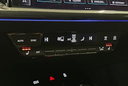 valkoinen Audi Q4 e-tron 2023 kuva 33.