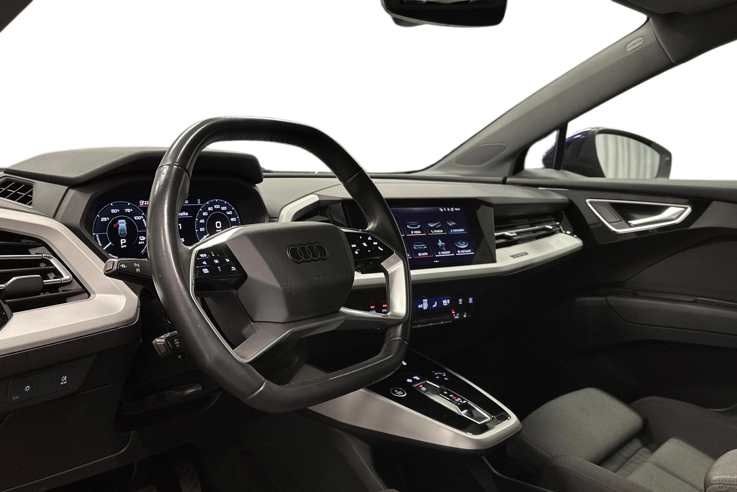 sininen Audi Q4 e-tron 2023 kuva 6.
