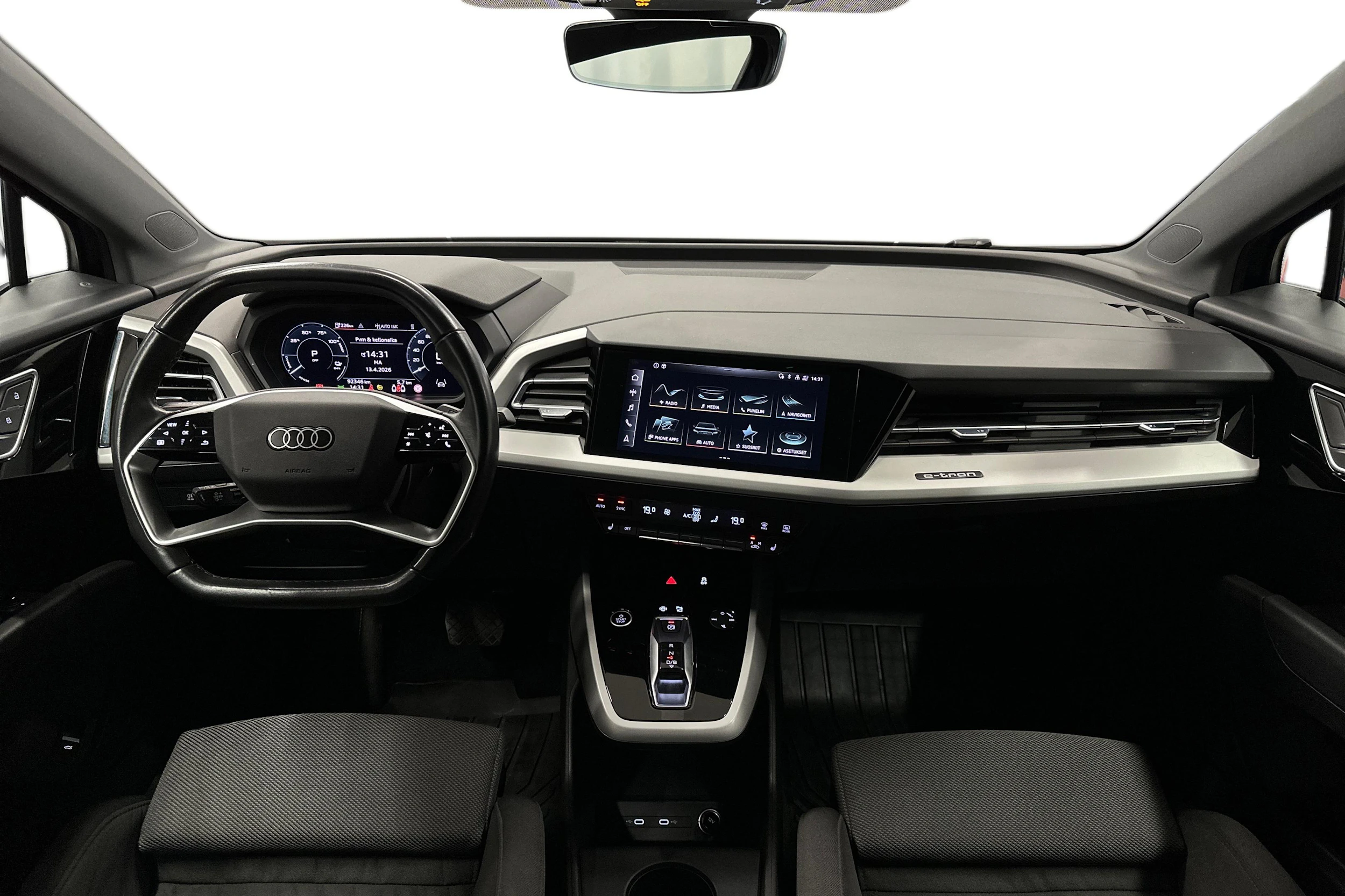 sininen Audi Q4 e-tron 2023 kuva 7.