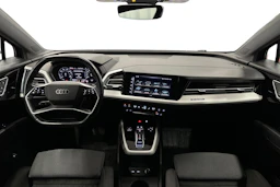 sininen Audi Q4 e-tron 2023 kuva 7.
