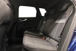sininen Audi Q4 e-tron 2023 kuva 8.