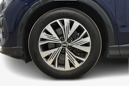 sininen Audi Q4 e-tron 2023 kuva 9.
