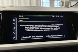 sininen Audi Q4 e-tron 2023 kuva 20.