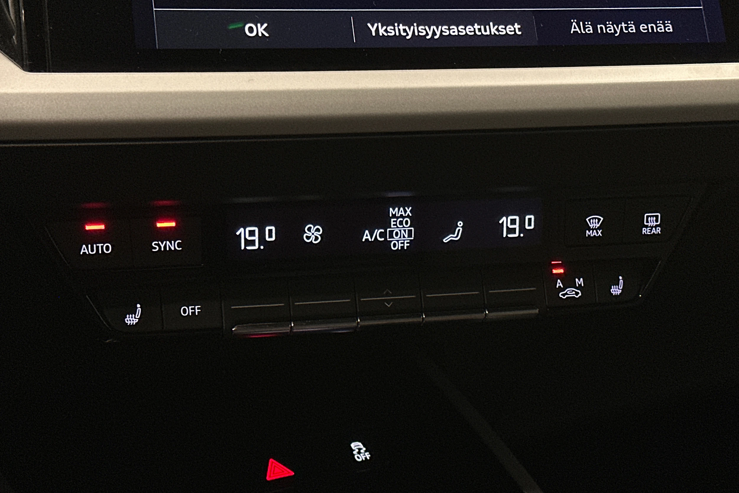 sininen Audi Q4 e-tron 2023 kuva 25.