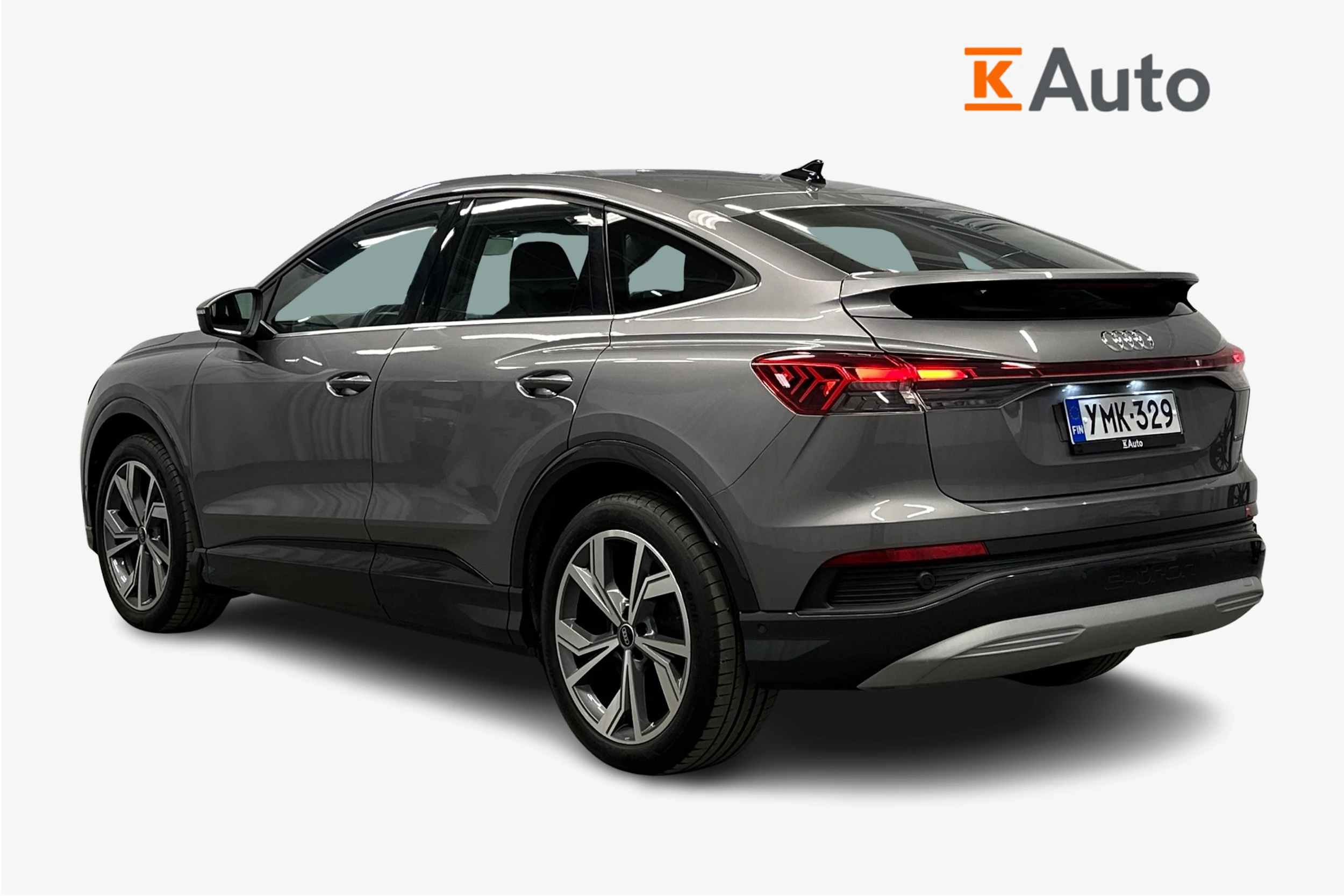 harmaa Audi Q4 e-tron 2023 kuva 3.