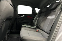 harmaa Audi Q4 e-tron 2023 kuva 11.