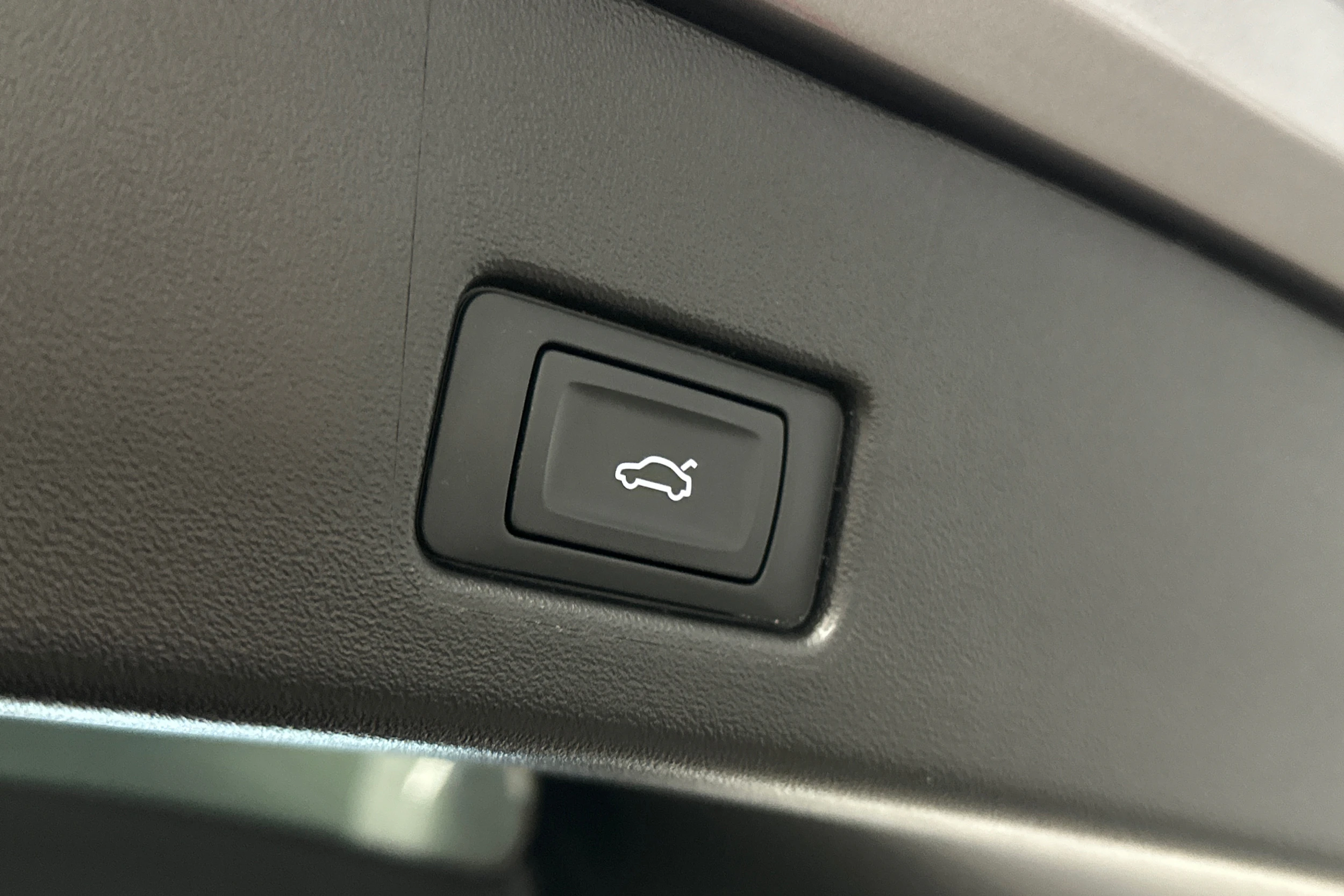 harmaa Audi Q4 e-tron 2023 kuva 16.