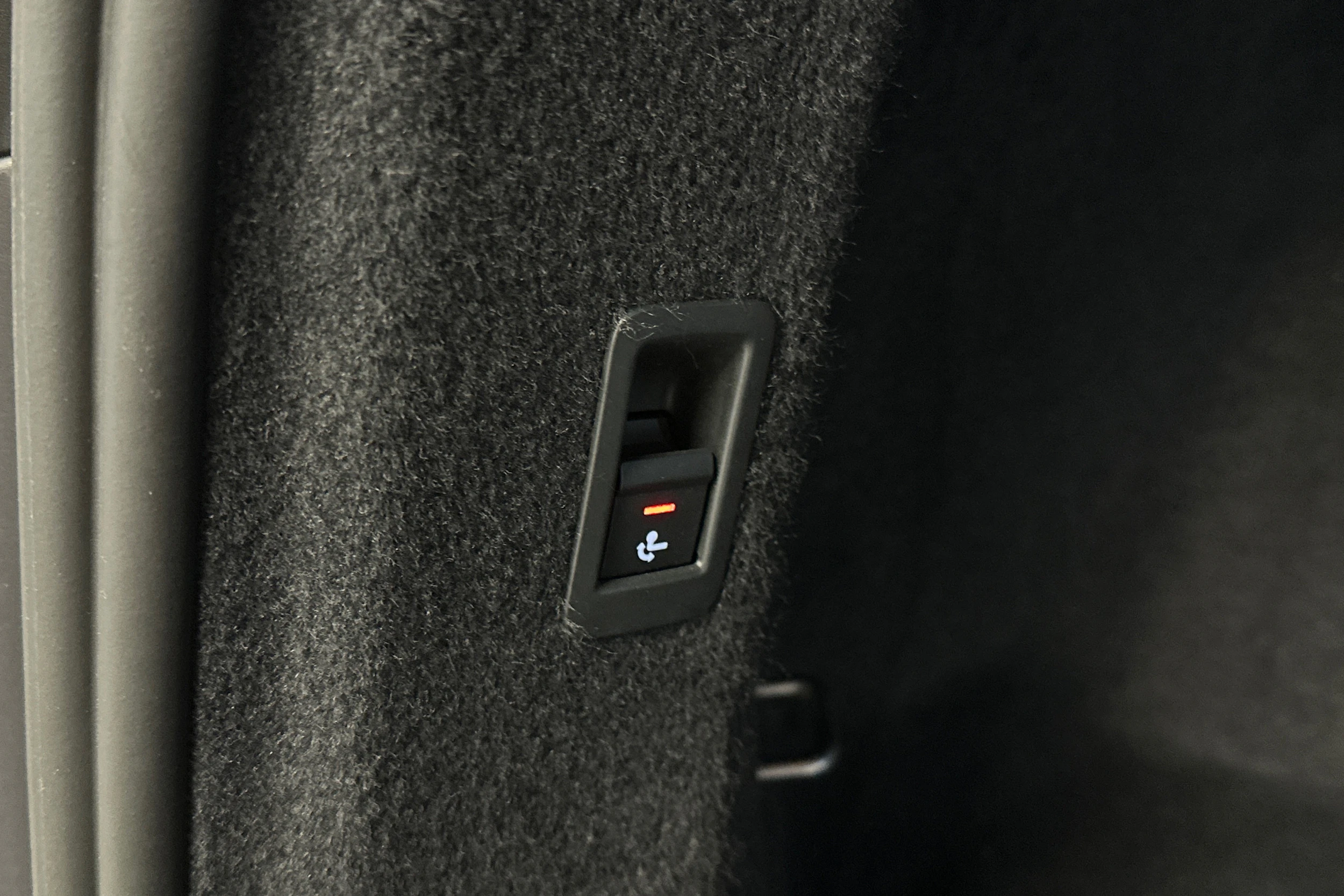 harmaa Audi Q4 e-tron 2023 kuva 17.