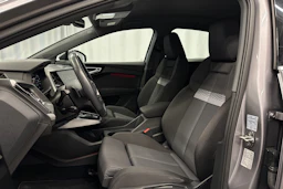 harmaa Audi Q4 e-tron 2023 kuva 19.