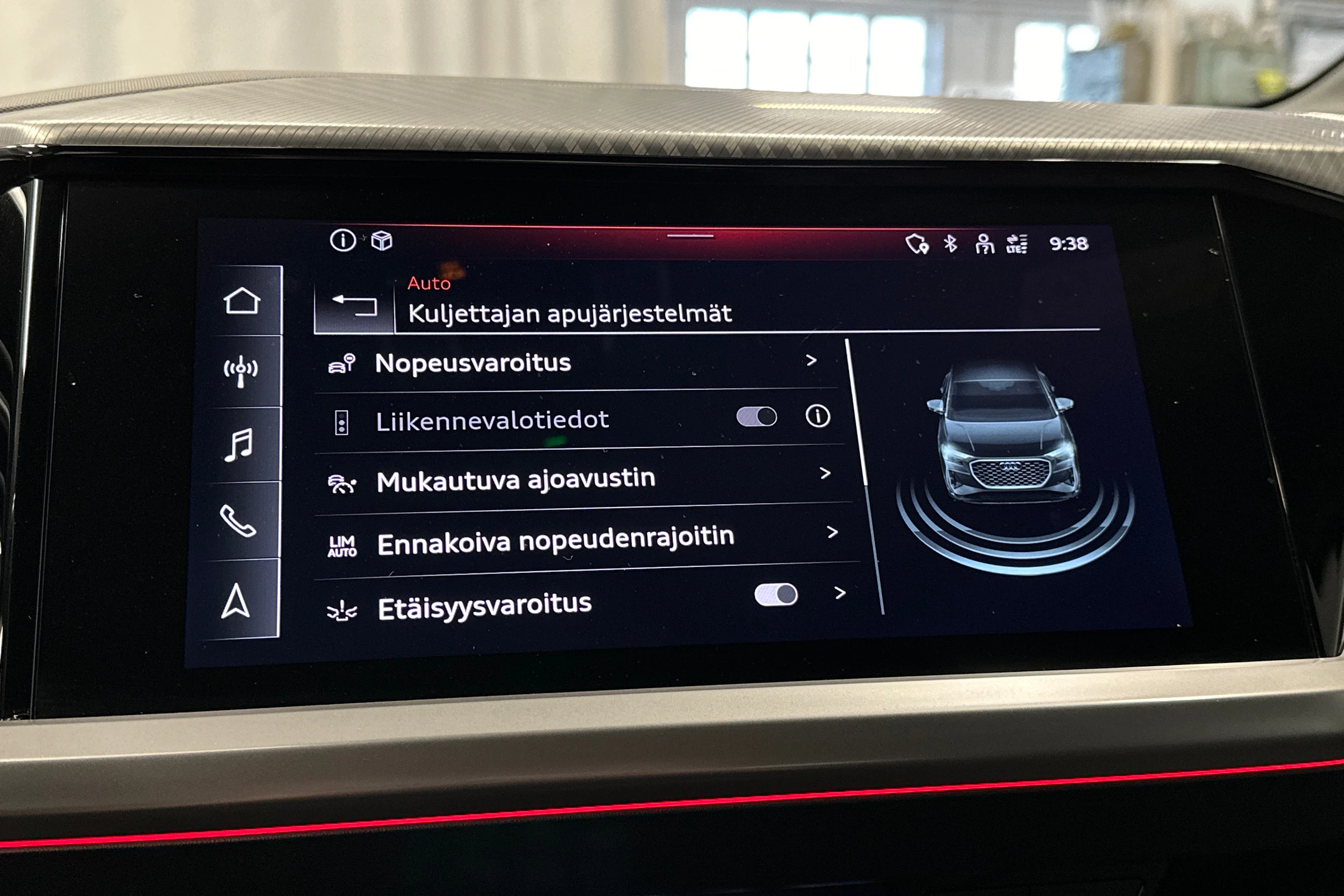 harmaa Audi Q4 e-tron 2023 kuva 28.