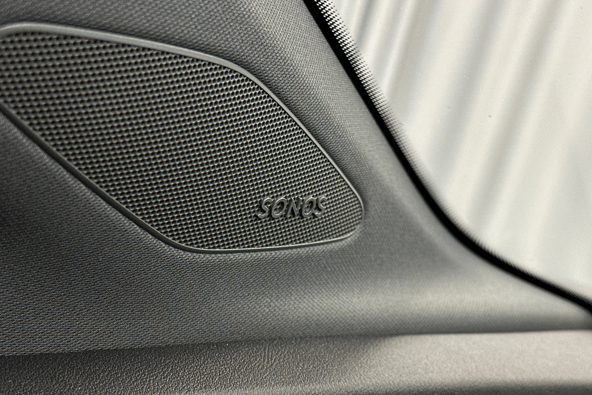 harmaa Audi Q4 e-tron 2023 kuva 32.