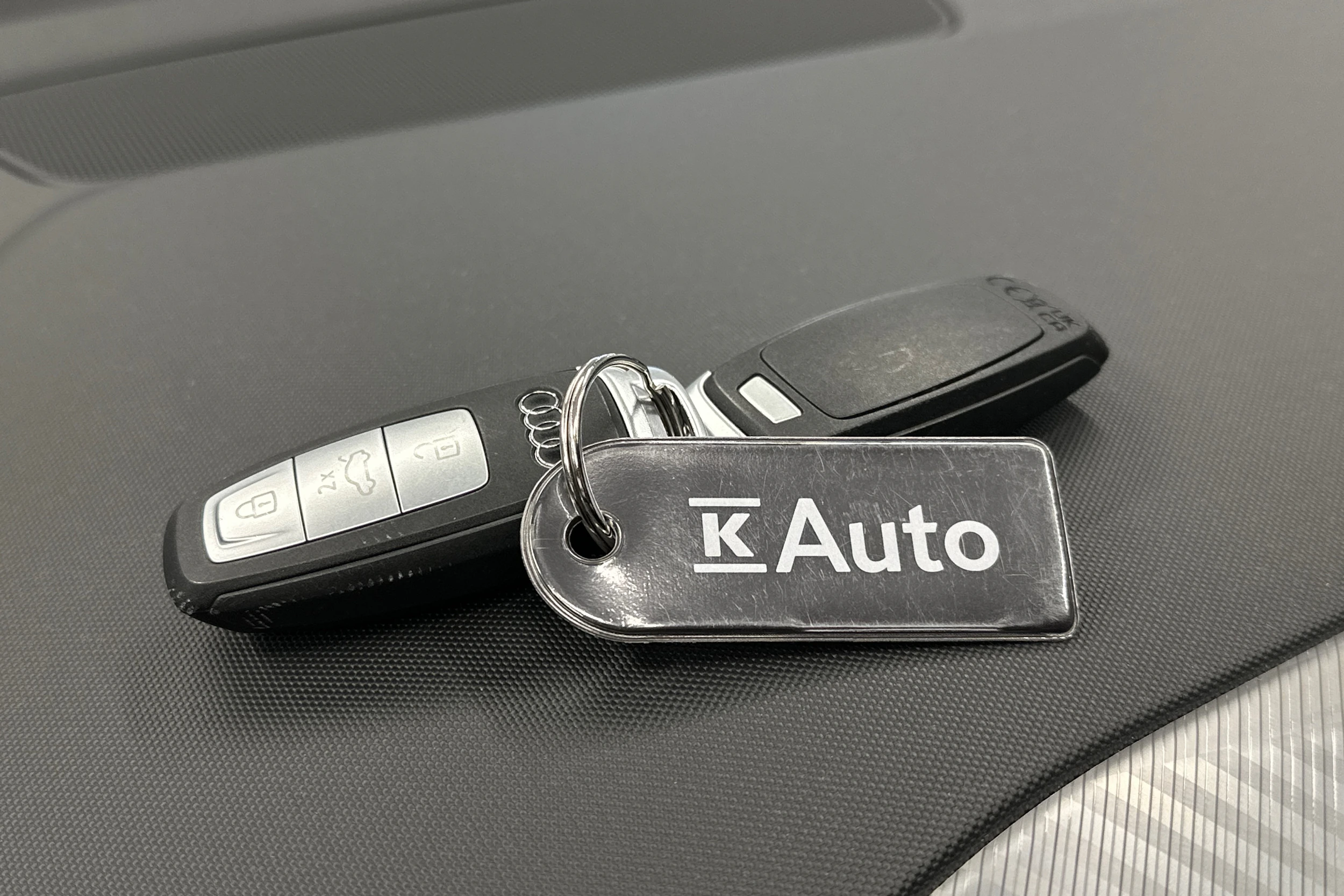 harmaa Audi Q4 e-tron 2023 kuva 33.