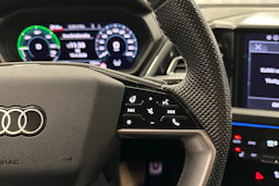 harmaa Audi Q4 e-tron 2023 kuva 17.