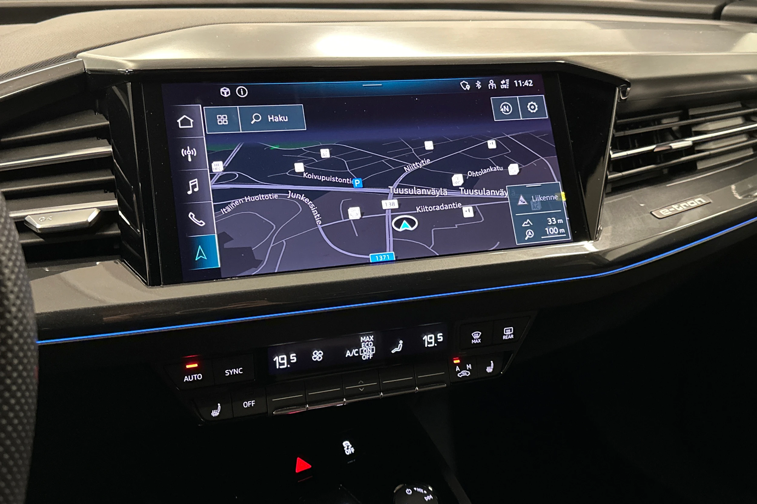 harmaa Audi Q4 e-tron 2023 kuva 19.