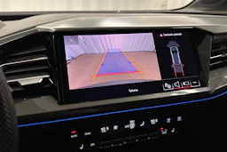 harmaa Audi Q4 e-tron 2023 kuva 24.