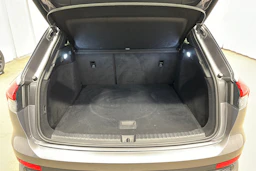 harmaa Audi Q4 e-tron 2023 kuva 28.