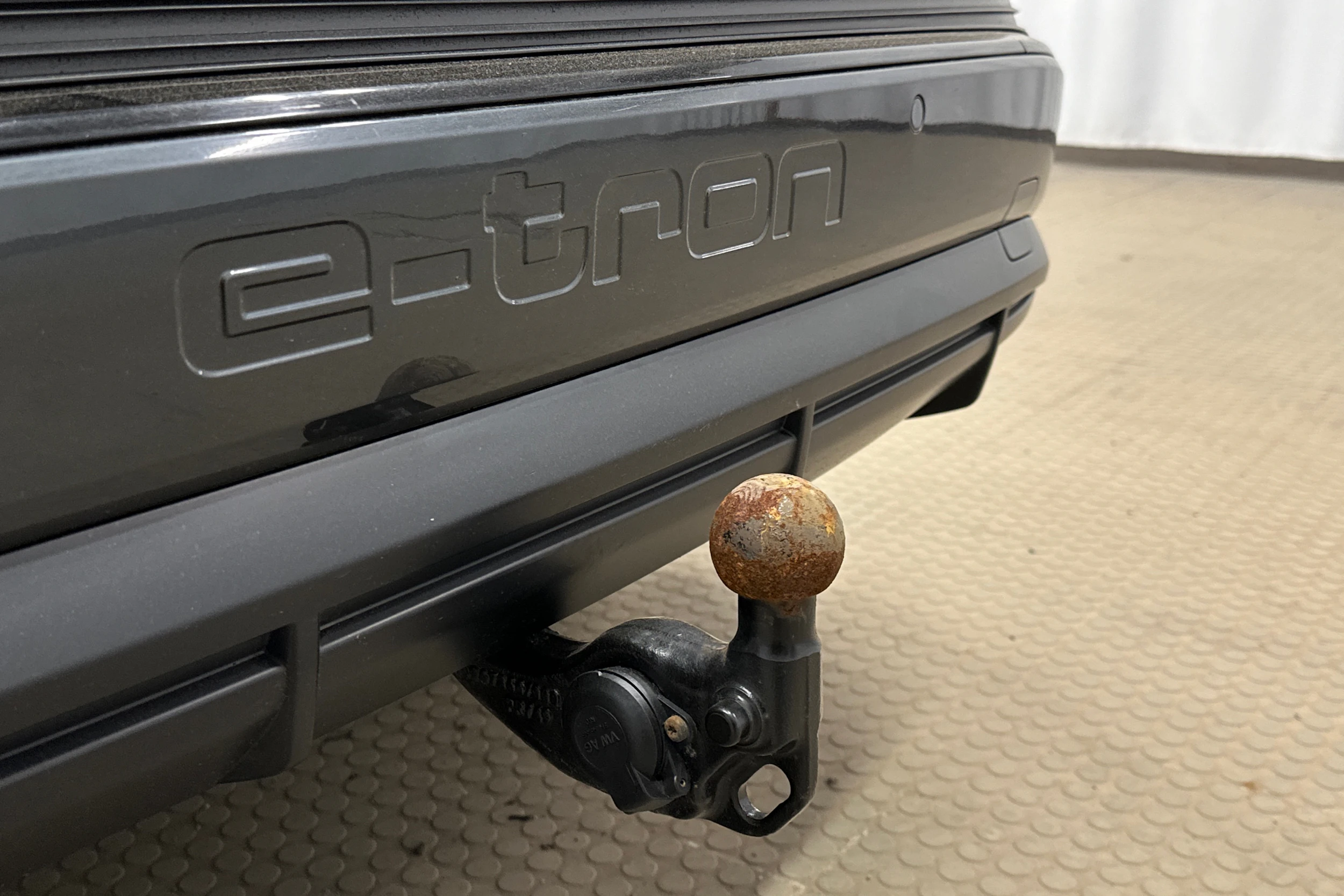 harmaa Audi Q4 e-tron 2023 kuva 31.