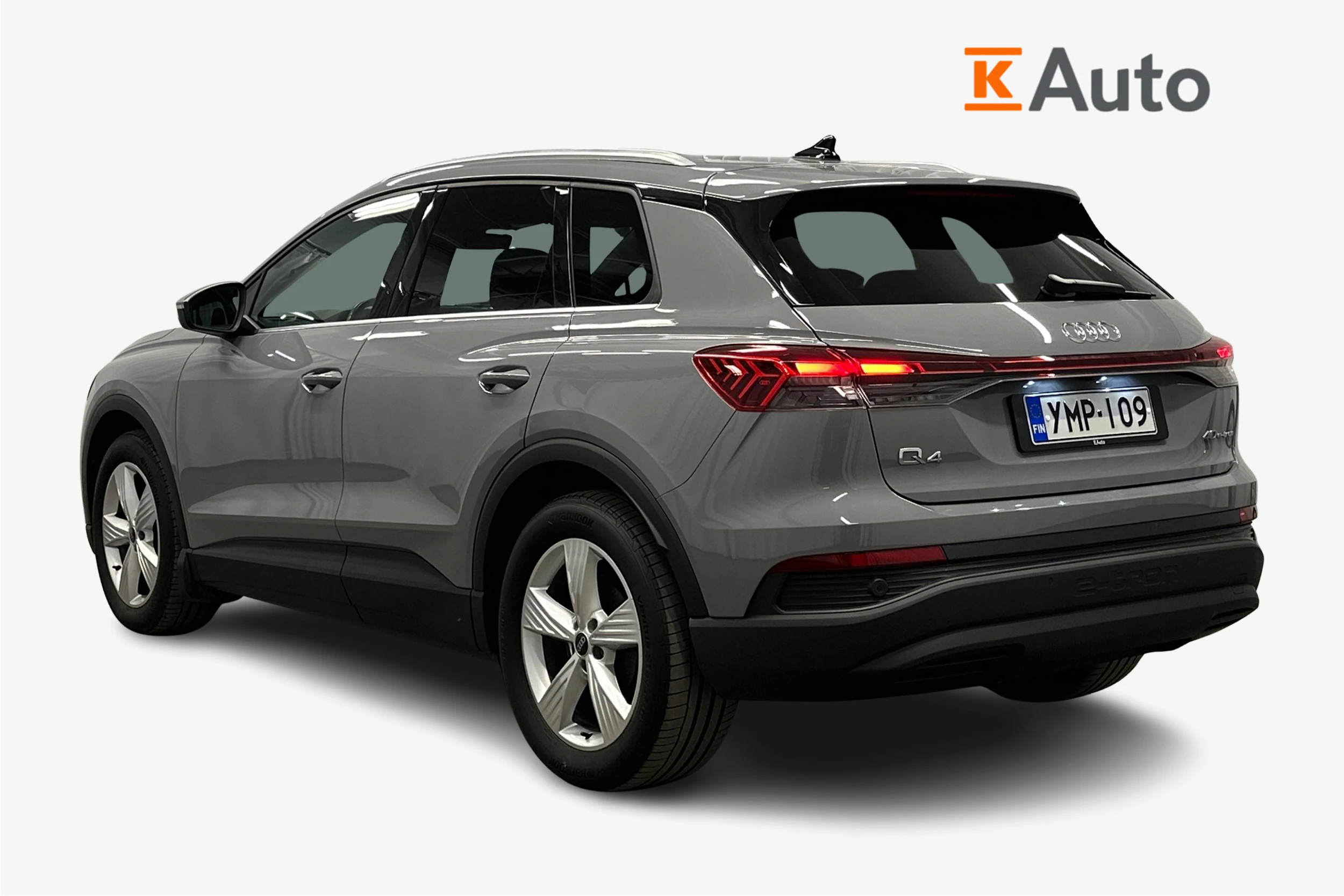 harmaa Audi Q4 e-tron 2023 kuva 3.