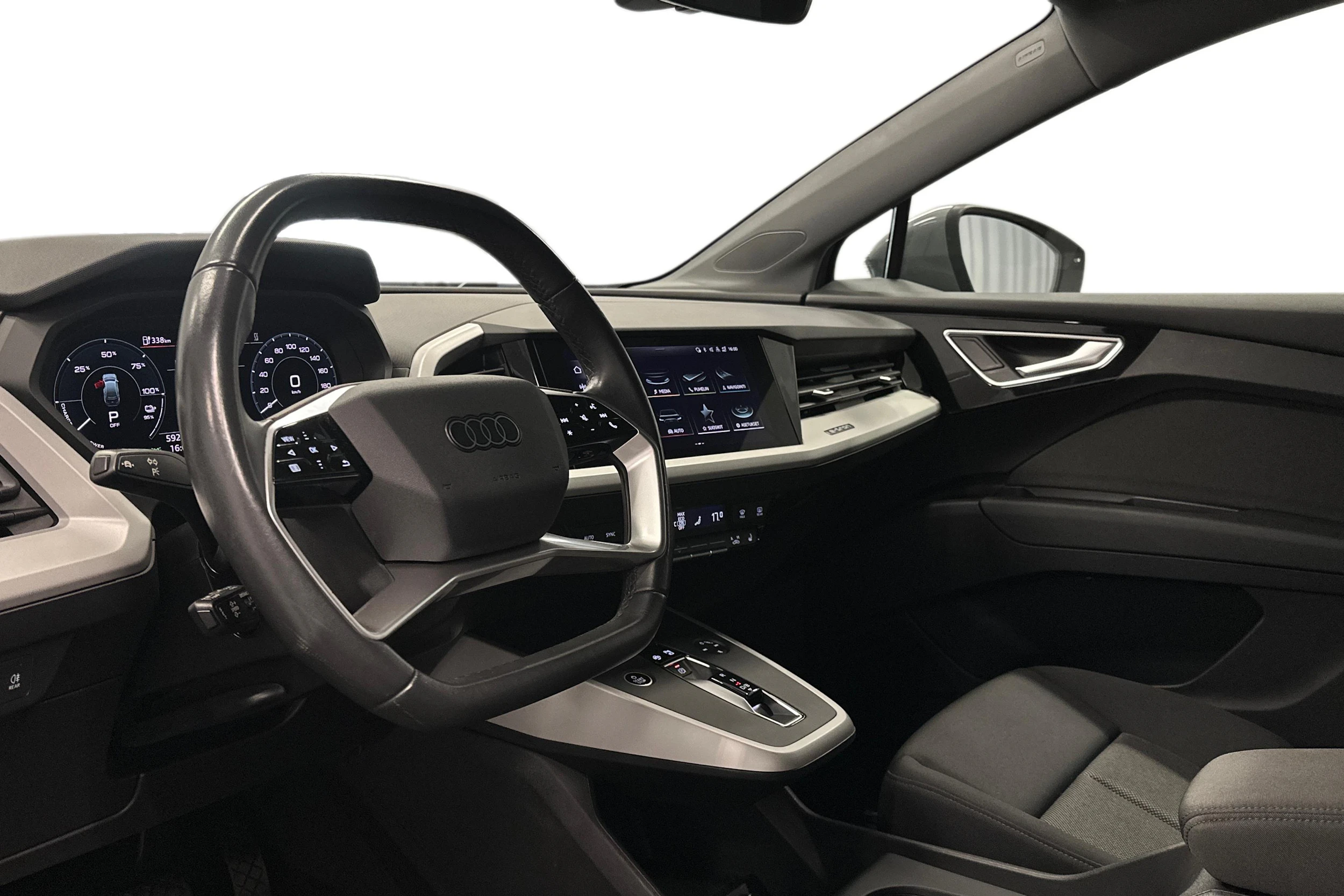 harmaa Audi Q4 e-tron 2023 kuva 8.