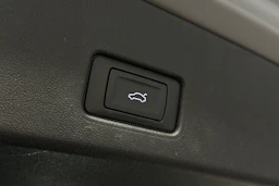 harmaa Audi Q4 e-tron 2023 kuva 16.