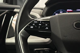 harmaa Audi Q4 e-tron 2023 kuva 21.