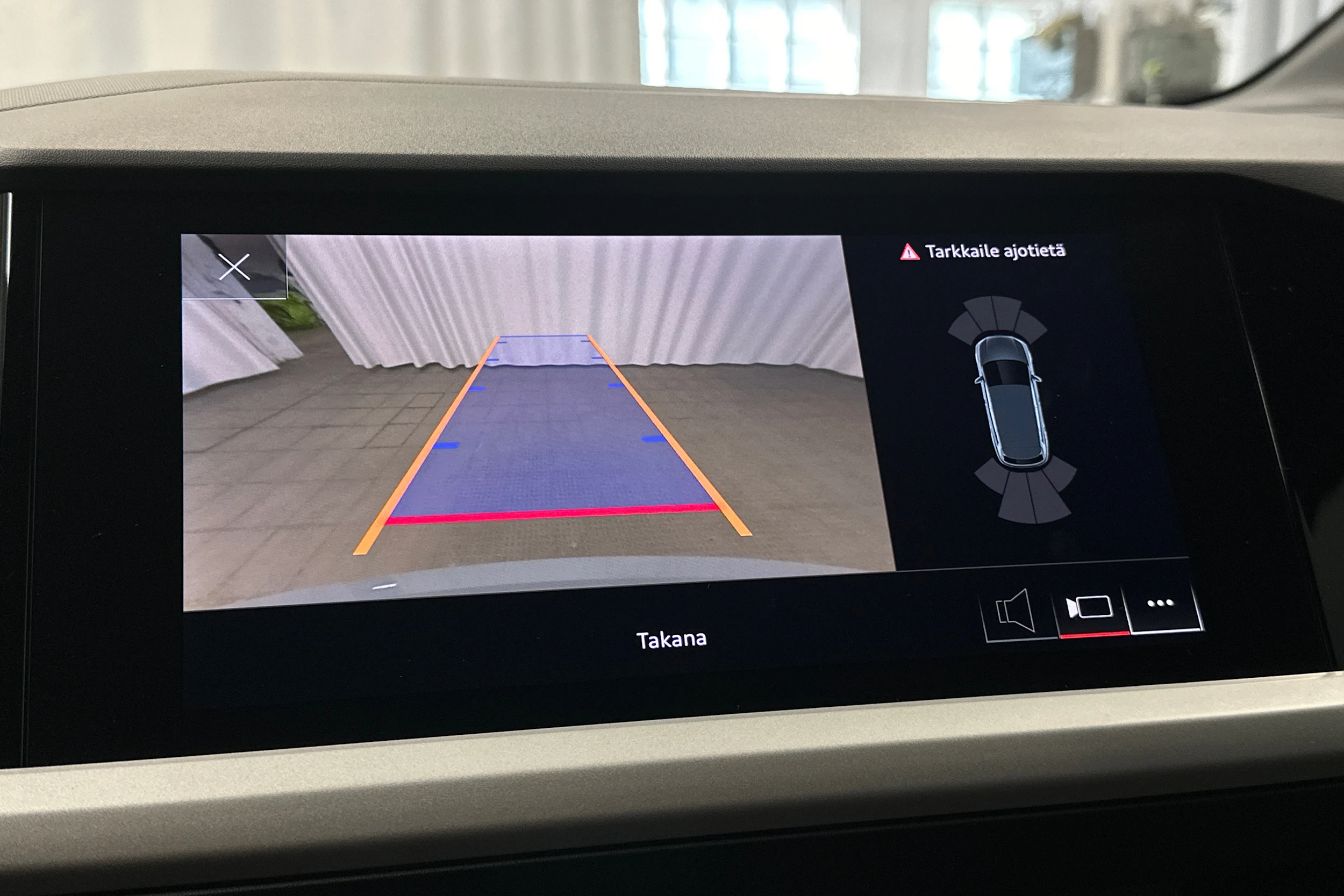harmaa Audi Q4 e-tron 2023 kuva 29.